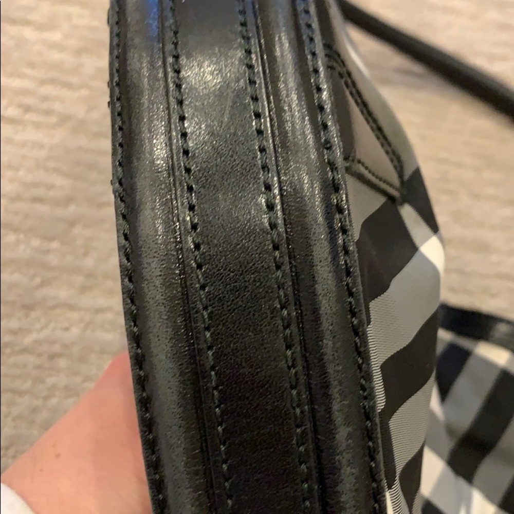 Burberry Nova Check Hobo Bag - Picture 4 of 8